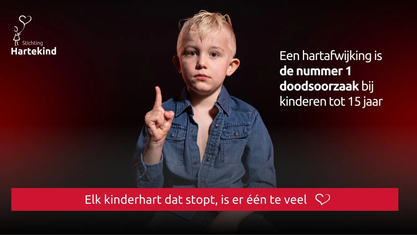 Stichting Hartekind campaign image: a boy holds up one finger, with the Dutch text "Een hartafwijking is de nummer 1 doodsoorzaak bij kinderen tot 15 jaar" (a heart condition is the number 1 cause of death in children up to 15) and "Elk kinderhart dat stopt, is er één te veel" (every child’s heart that stops is one too many).